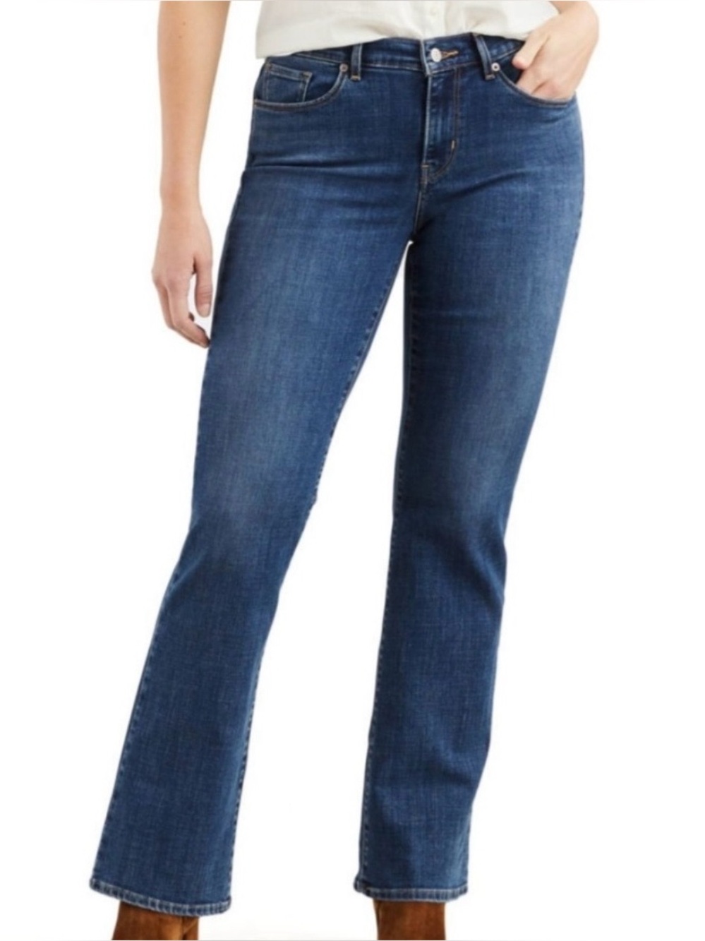 Levi’s Women’s 515 Mid Rise Boot Cut Jeans 16 Short